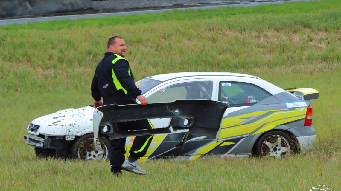 Fotografie ze závodu ZAV Autodrom Sosnová 15.4.2023 od Luboše Dvořáka